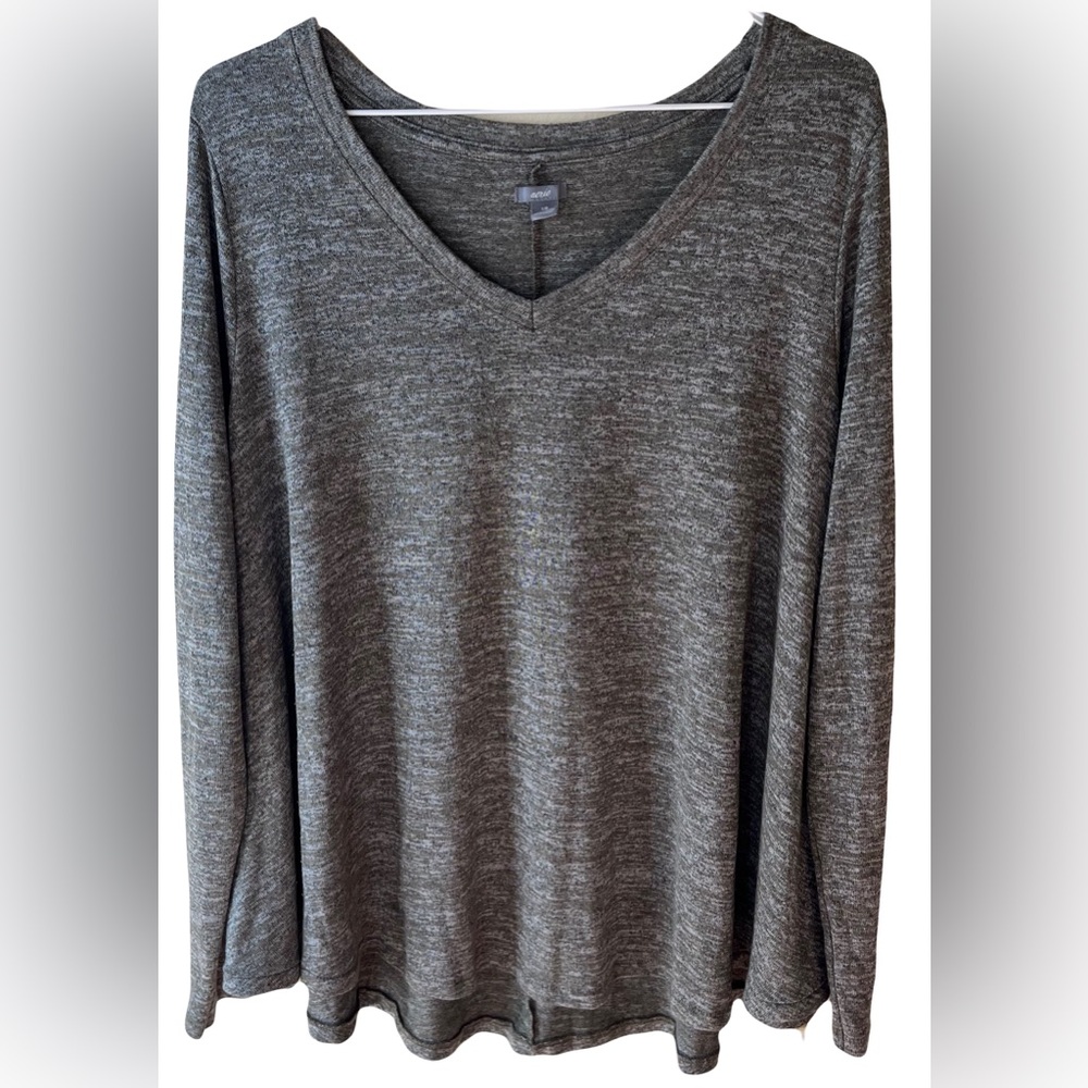 Beautiful Like New Aerie Long Sleeve Knit Long Sleeve  Size:Large